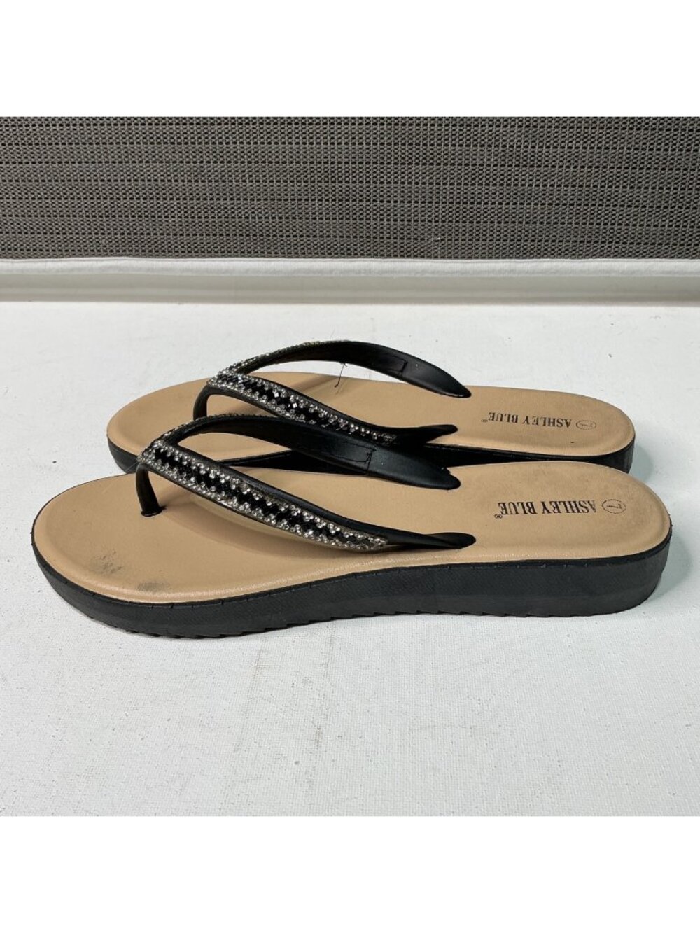 Ashley Blue Rhinestone-Accented Black Flip Flop Sandals Size 7 Comfortable Wedge